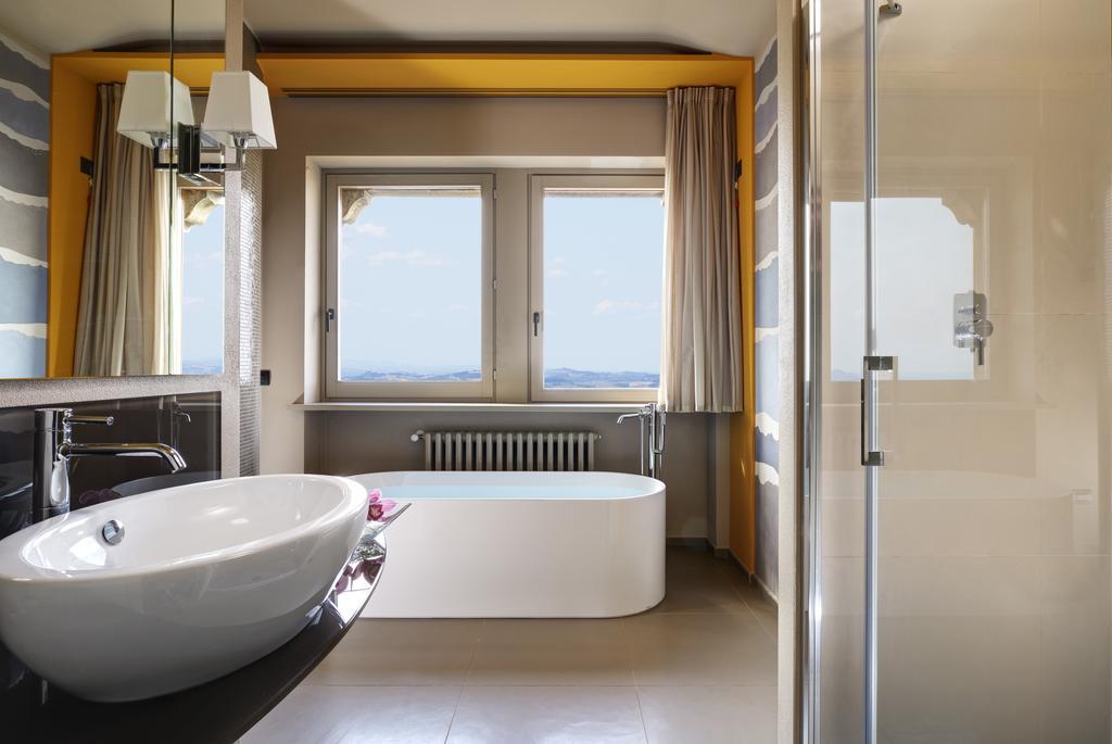 Titano Suites سان مارينو الغرفة الصورة