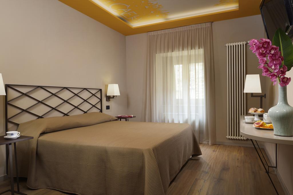 Titano Suites سان مارينو الغرفة الصورة